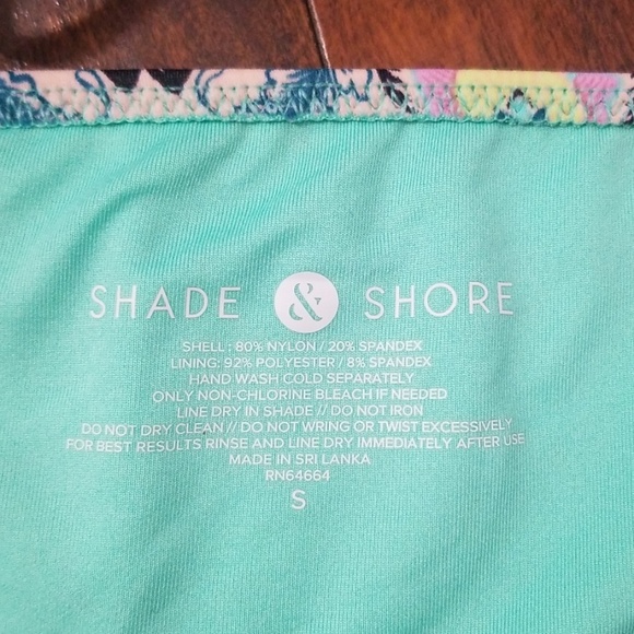 Shade & Shore Small bottoms 36D top - Picture 6 of 7